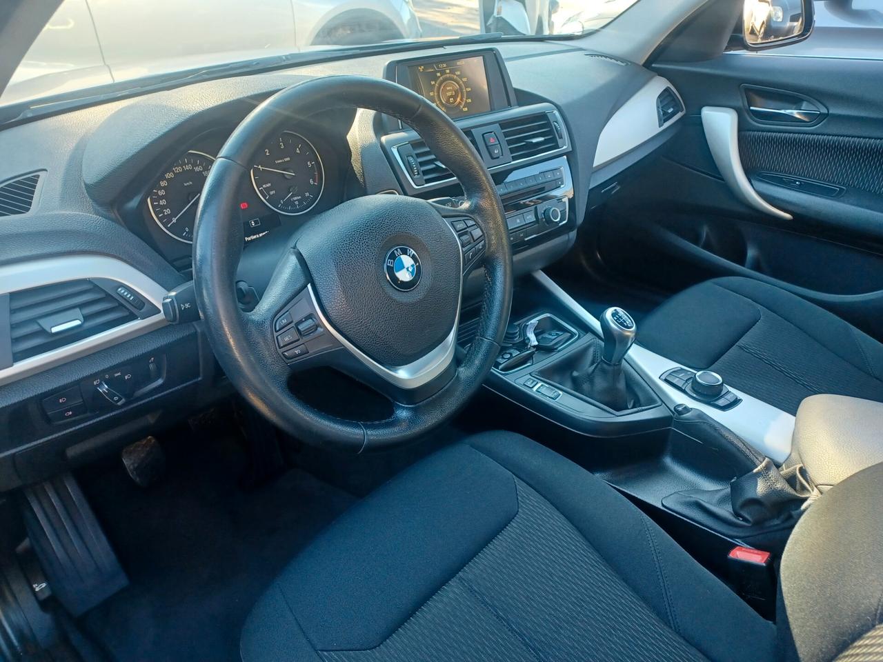 Bmw 116 d Urban LED BIXENO ANNO 2015