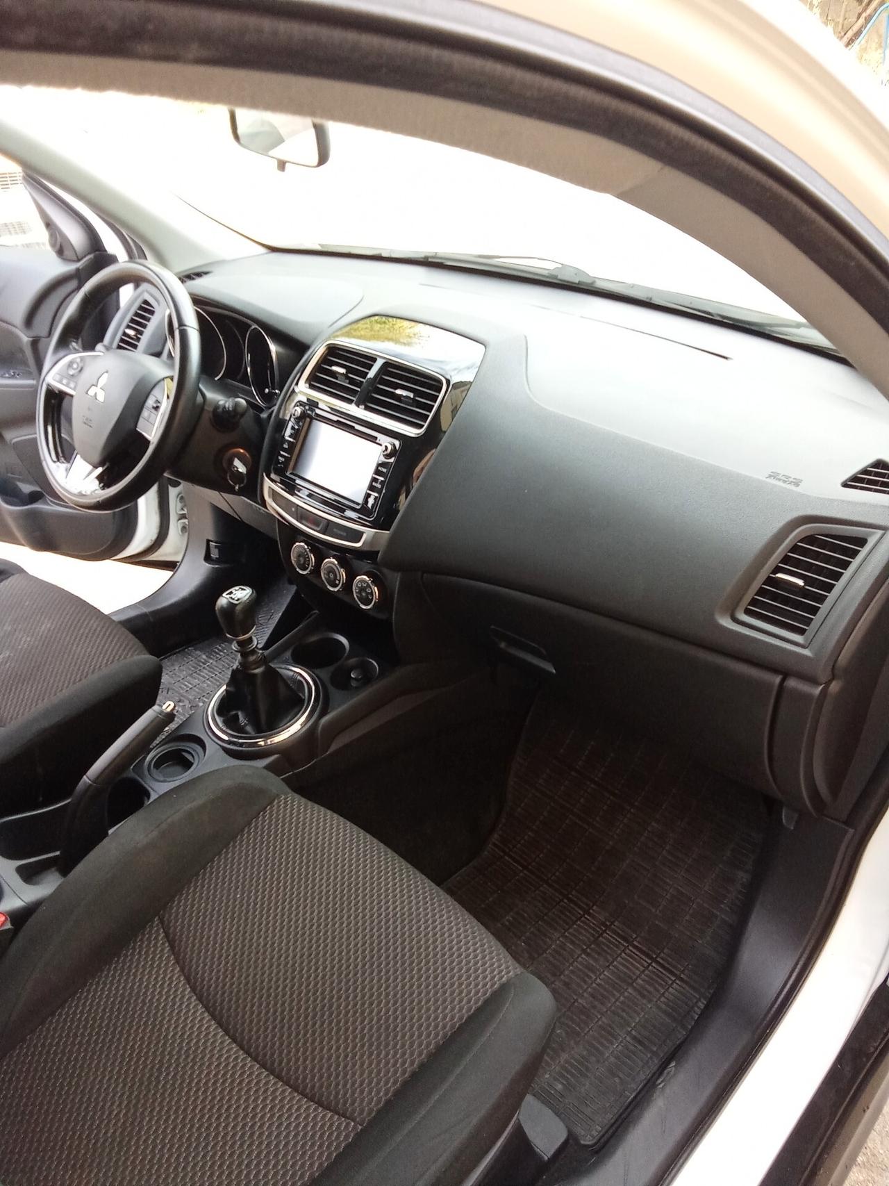 Mitsubishi ASX 1.6 DI-D 114 CV Intense 017