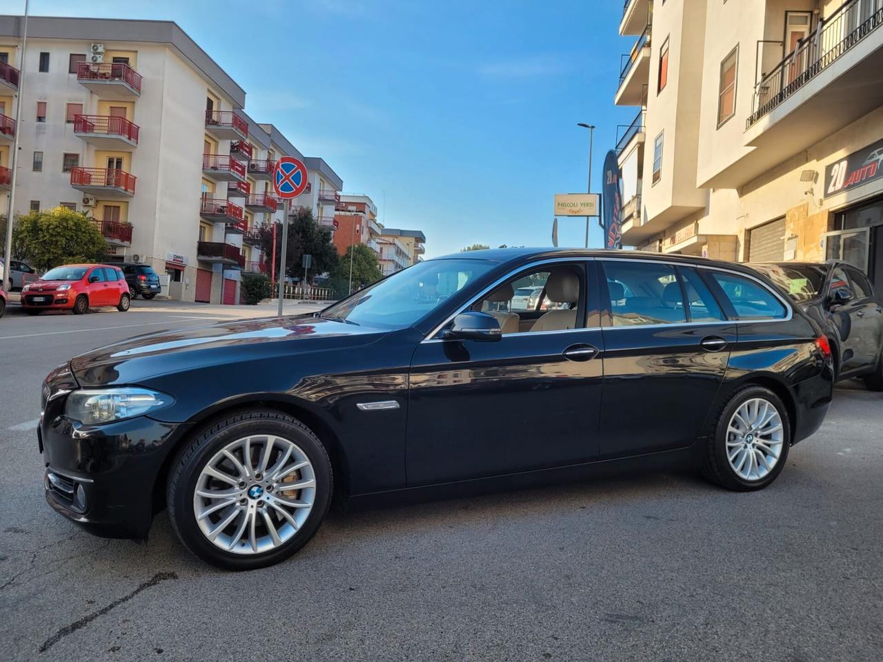 Bmw 525d xDrive Touring Luxury * Navi * Pelle * Garantita 12 Mesi