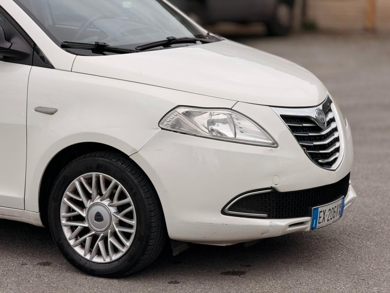 Lancia Ypsilon 1.2 69 CV 5 porte GPL Ecochic Gold