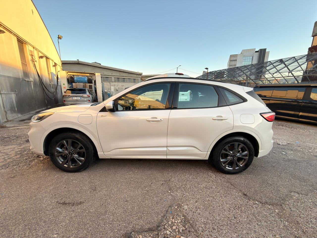FORD Kuga 3ª serie - Kuga 2.5 Plug In Hybrid 225 CV CVT 2WD ST-Line