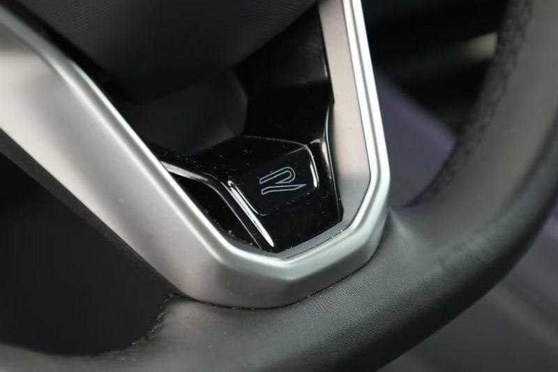 Volkswagen Tiguan 2.0 TDI 142KW SCR R-Line DSG 4MOTION MATRIX TETTO CAMERA KEYLESS