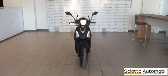 SYM Symphony 125 .