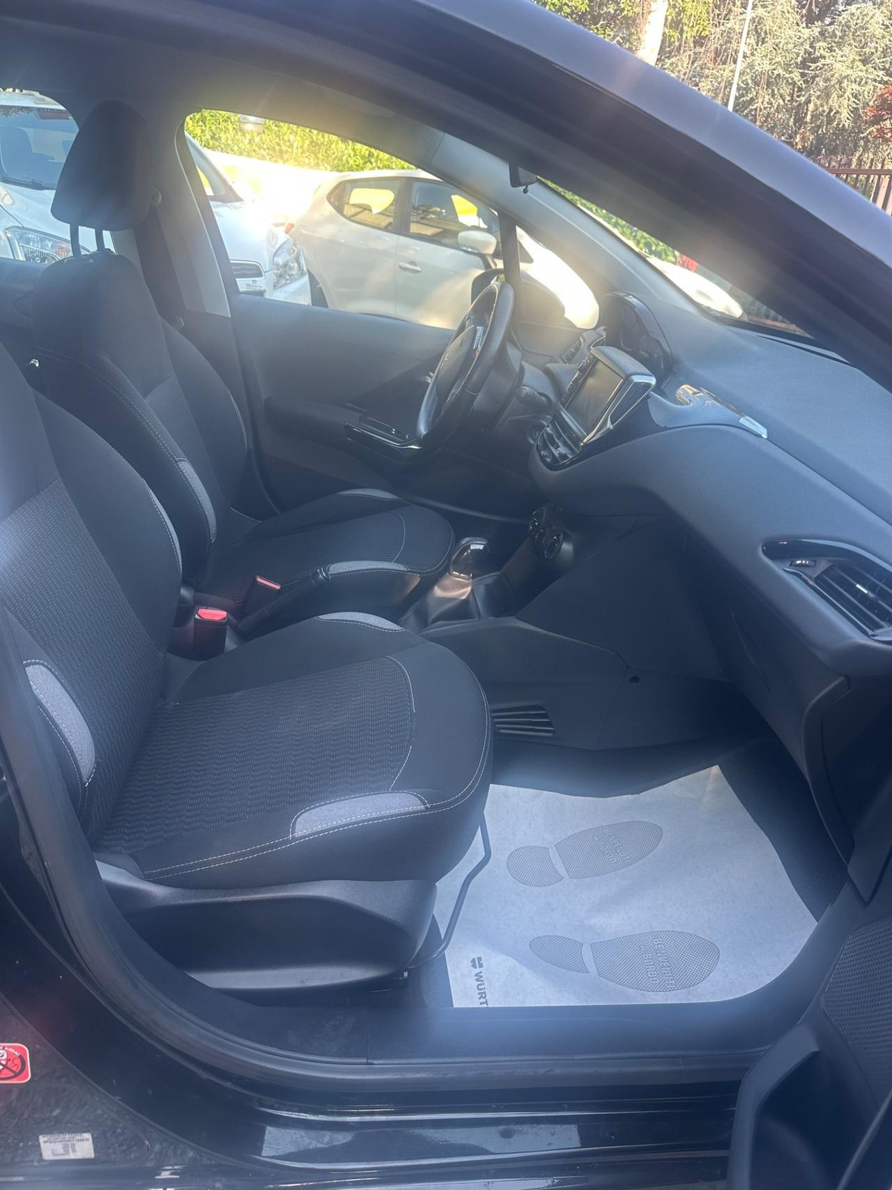 Peugeot 208 PureTech 82 5 porte Allure