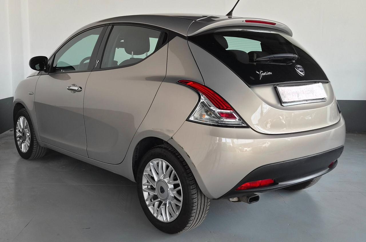 Lancia Ypsilon 1.2 69 CV 5 porte S&S Gold