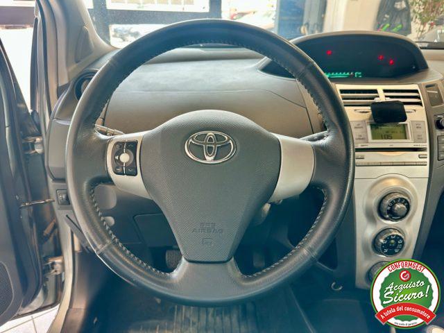 TOYOTA Yaris 1.0 5p. Sol *NEOPATENTATI*