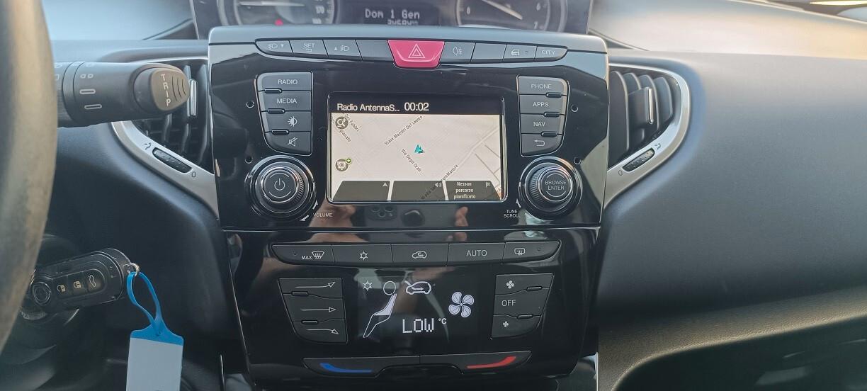 Lancia Ypsilon 1.2 69 CV 5 porte S&S Platinum