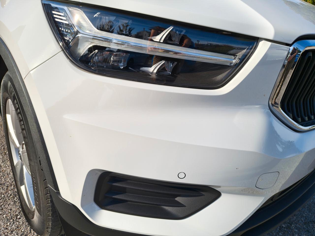 Volvo XC40 T2 Momentum