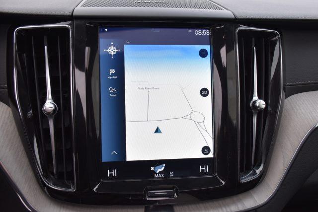 VOLVO XC60 D4 AWD Momentum *TETTUCCIO, PELLE*