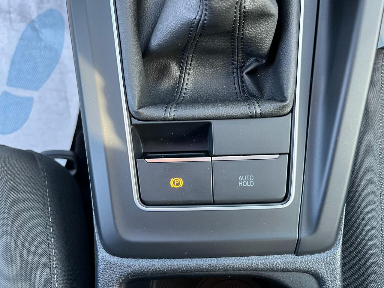 Volkswagen Golf 8 2.0 TDI 115 CV SCR Life