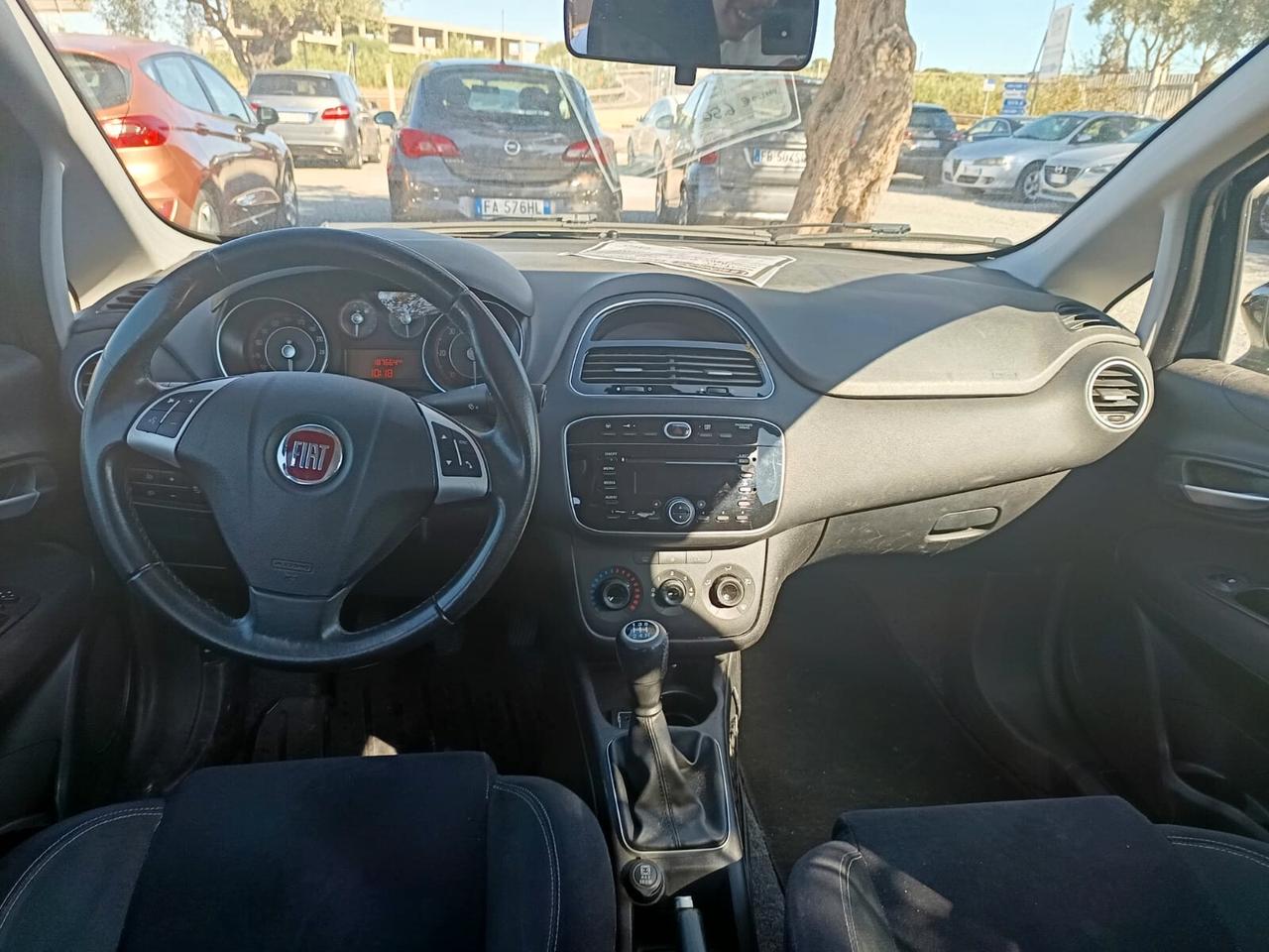 Fiat Punto 2015 - 1.3 MJT II OK NEOP. LB AUTOMOBILI