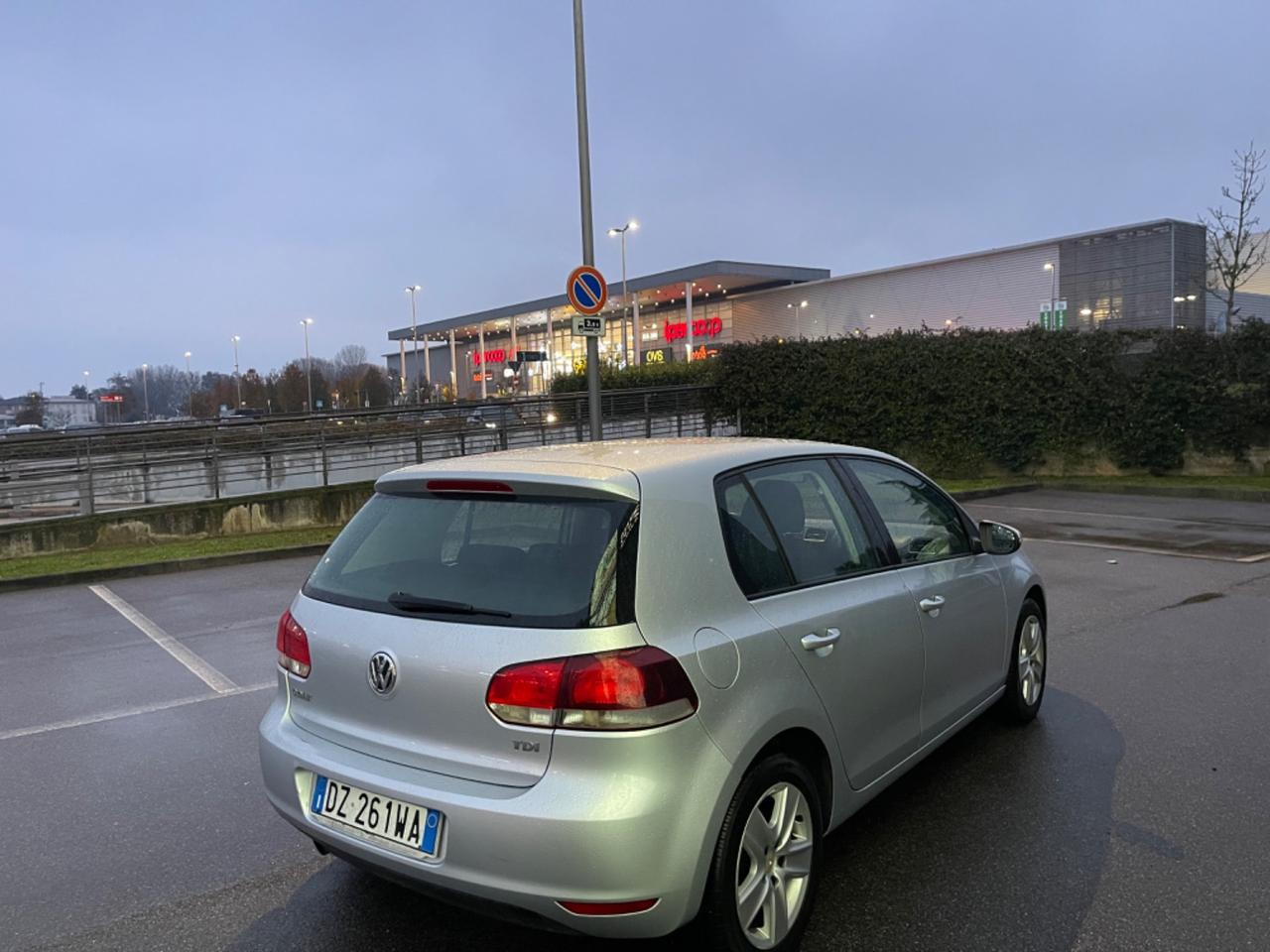 Volkswagen Golf 1.6 TDI DPF 5p. Highline