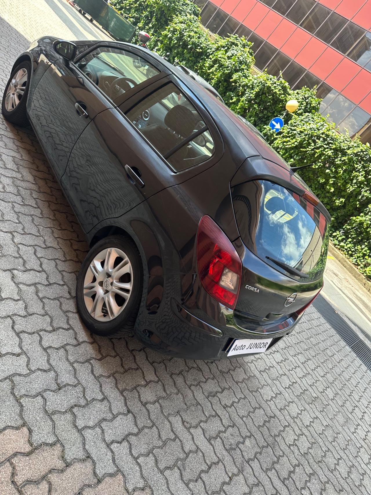 Opel Corsa 1.2 5 porte Easytronic Enjoy
