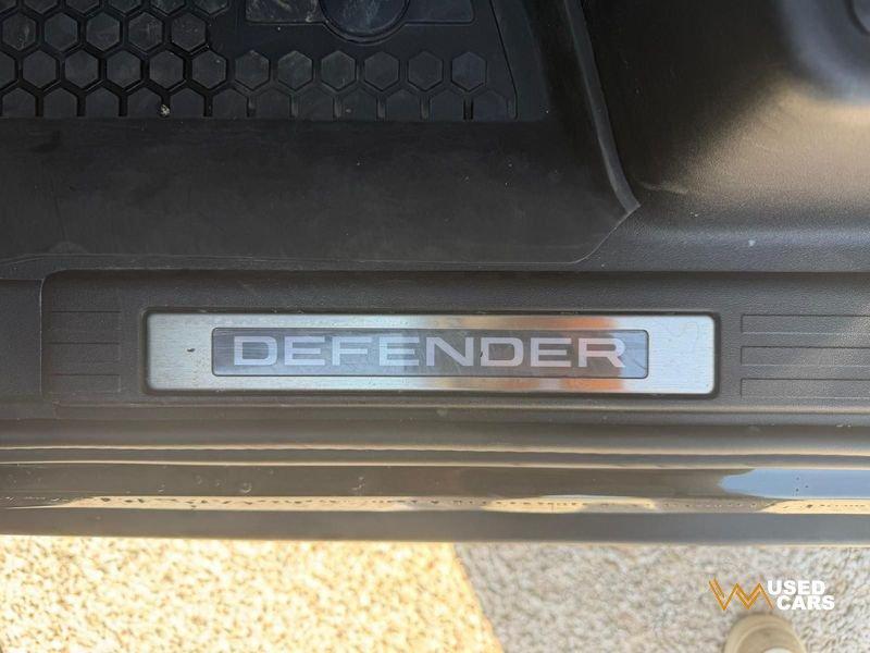 Land Rover Defender 3.0D I6 200 110 X-Dynamic SE AWD auto.