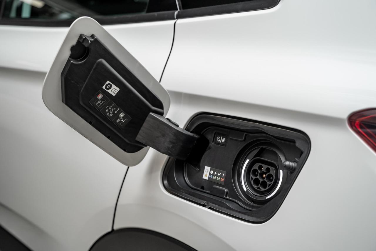 Opel Grandland X 1.6 phev Elegance fwd auto