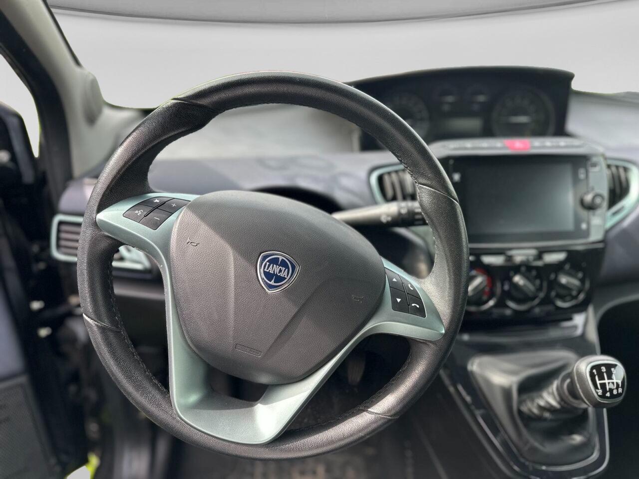 LANCIA Ypsilon III 2021 - Ypsilon 1.0 firefly hybrid Silver Plus s&s 70cv