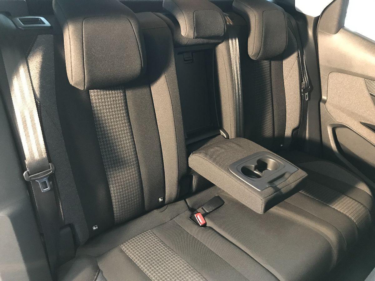 PEUGEOT 3008 1.6 BlueHDi 120cv EAT6 Active