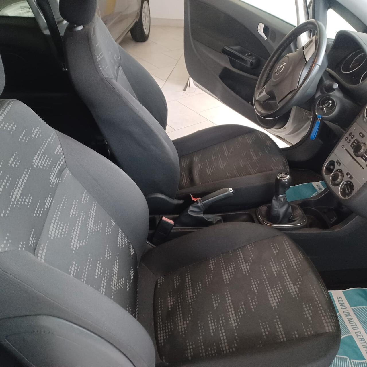 NEOPATENTATI BENZINA/GPL CORSA 1.2