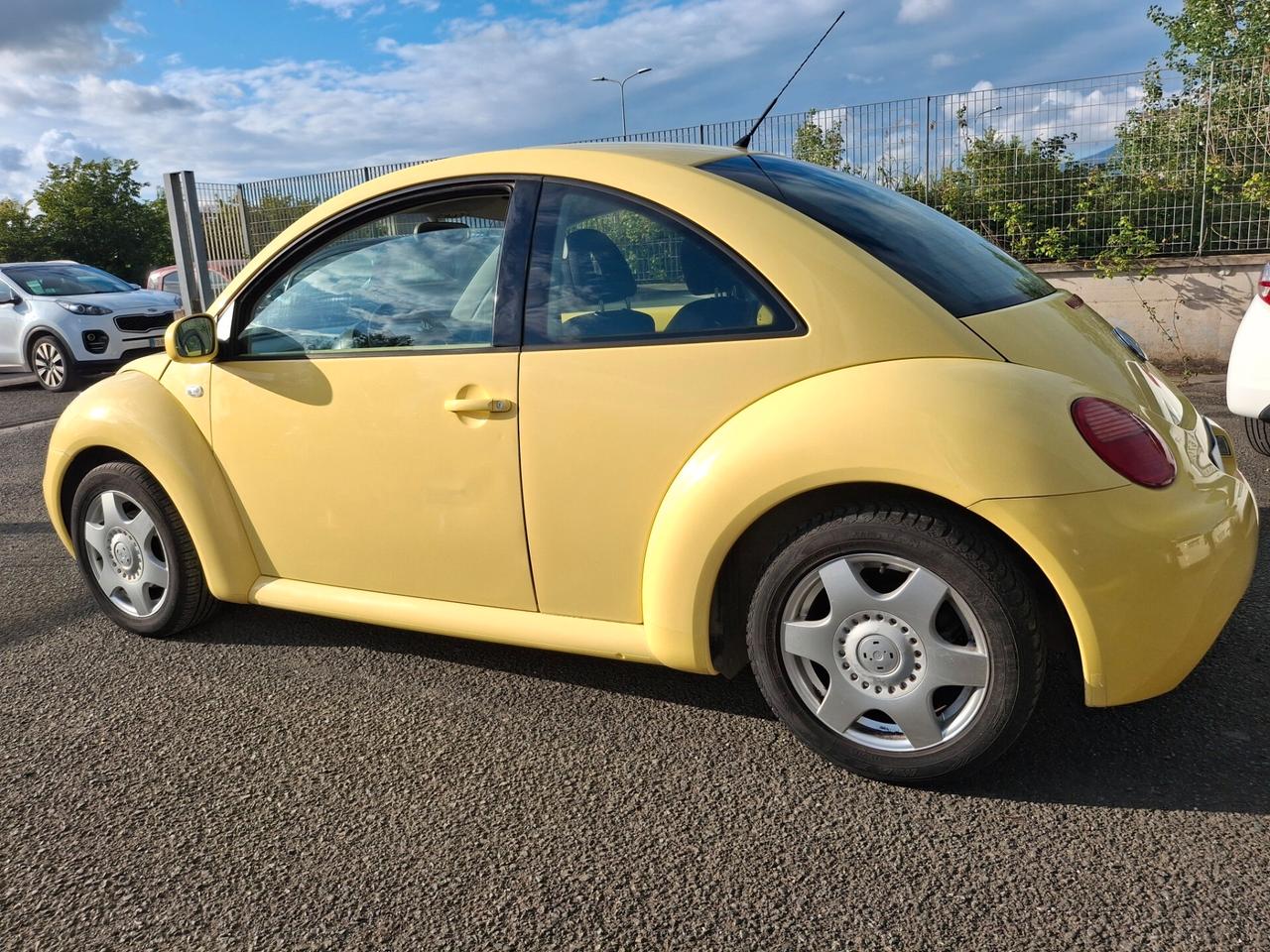 Volkswagen New Beetle 1.6 **SOLO 102mila CHILOMETRI**
