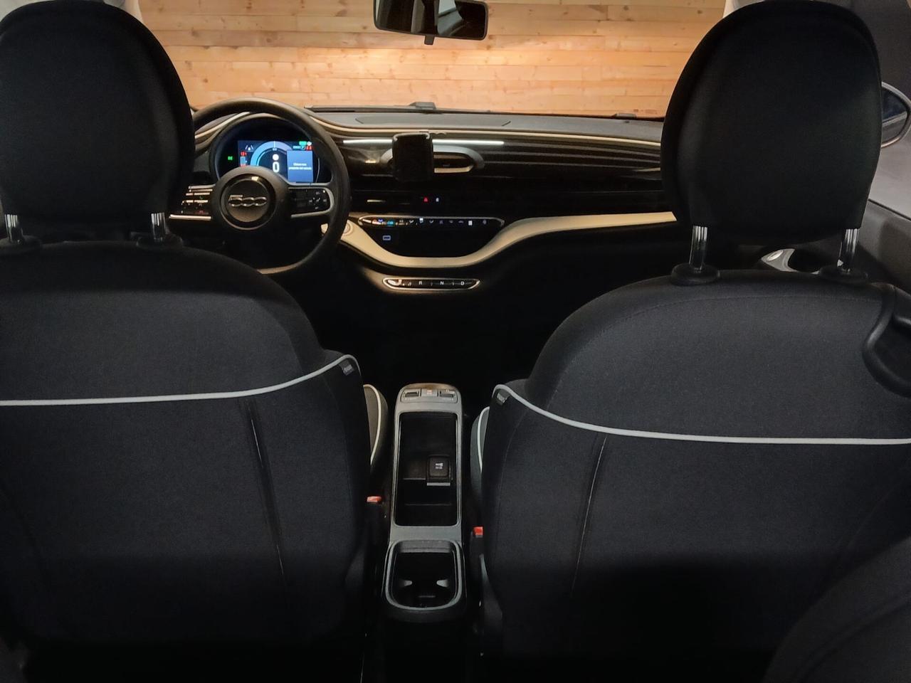 Fiat 500 500e Berlina 42 kWh La Prima
