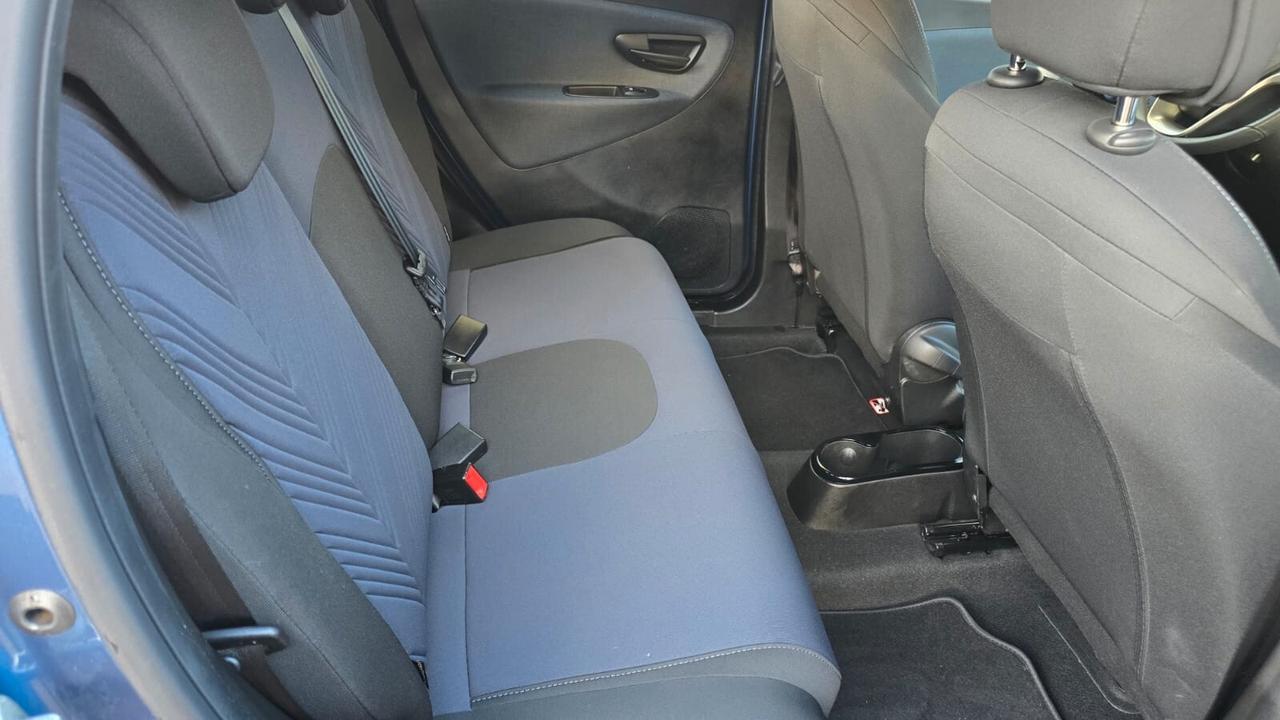 Lancia Ypsilon 1.0 FireFly 5 porte S&S Hybrid Ecochic Gold