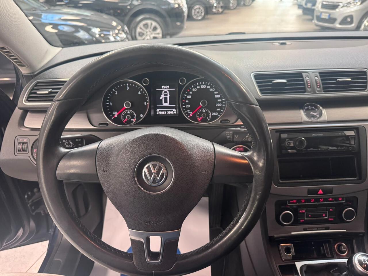Volkswagen Passat 2.0 TDI Comfortline BlueM. Tech.