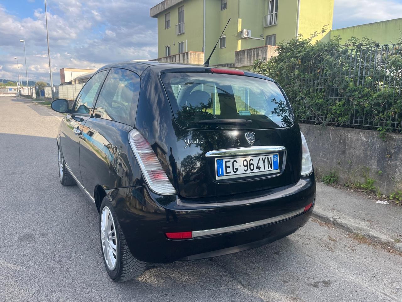 Lancia Ypsilon 1.2 69 CV Platinum 200.000 KM
