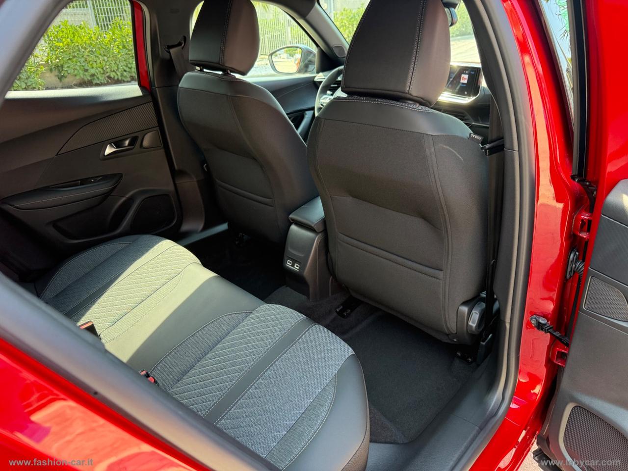 PEUGEOT 2008 PureTech 100 S&S Allure