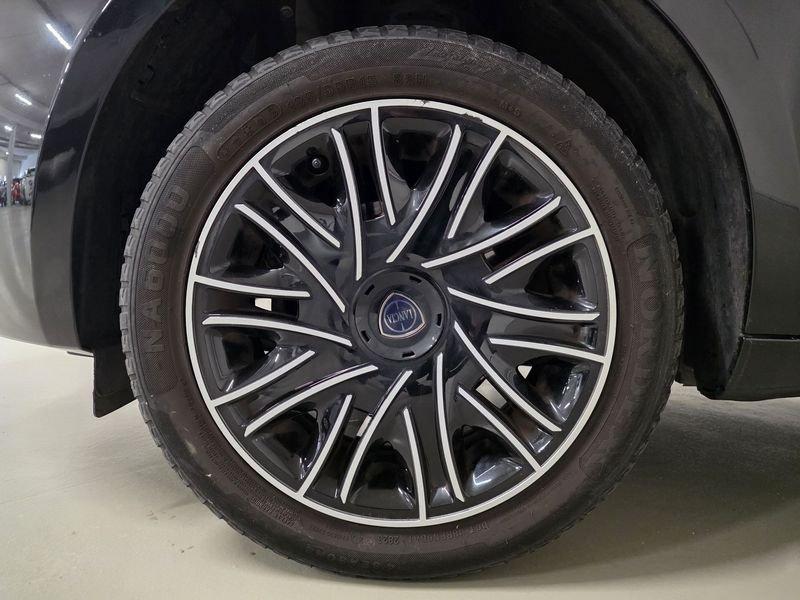 Lancia Ypsilon 1.2 69cv GPL Ecochic Gold