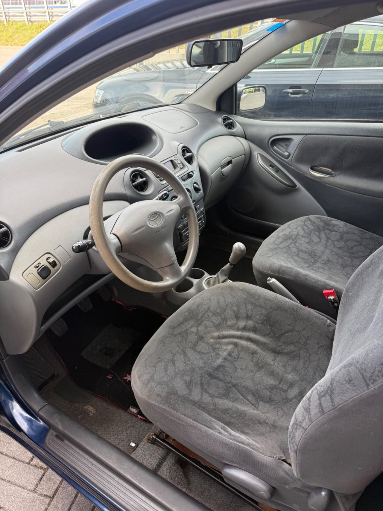 Toyota Yaris 1.0i 16V cat 3 porte Sol