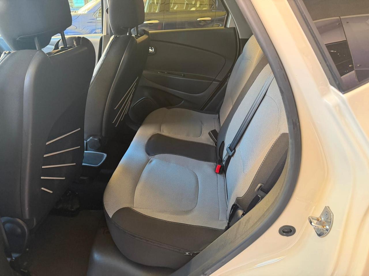 Renault Captur 900cc gpl 12 mesi garanzia-2014