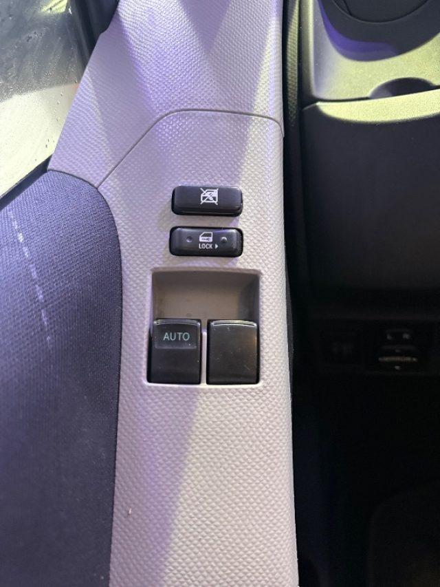 TOYOTA Yaris 1.0 3 porte Sol