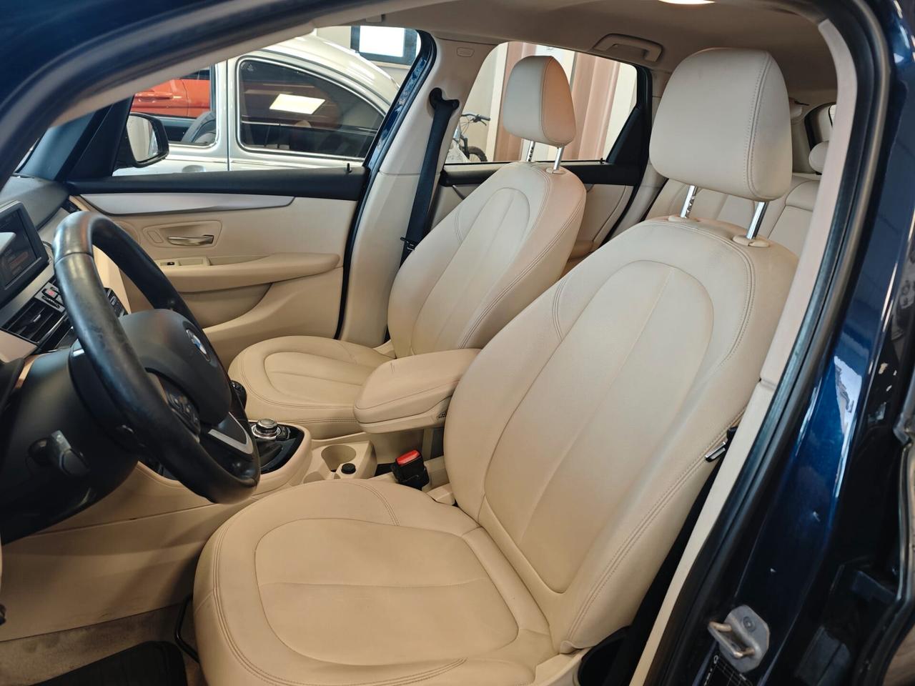 Bmw 2er Active Tourer 218d Luxury