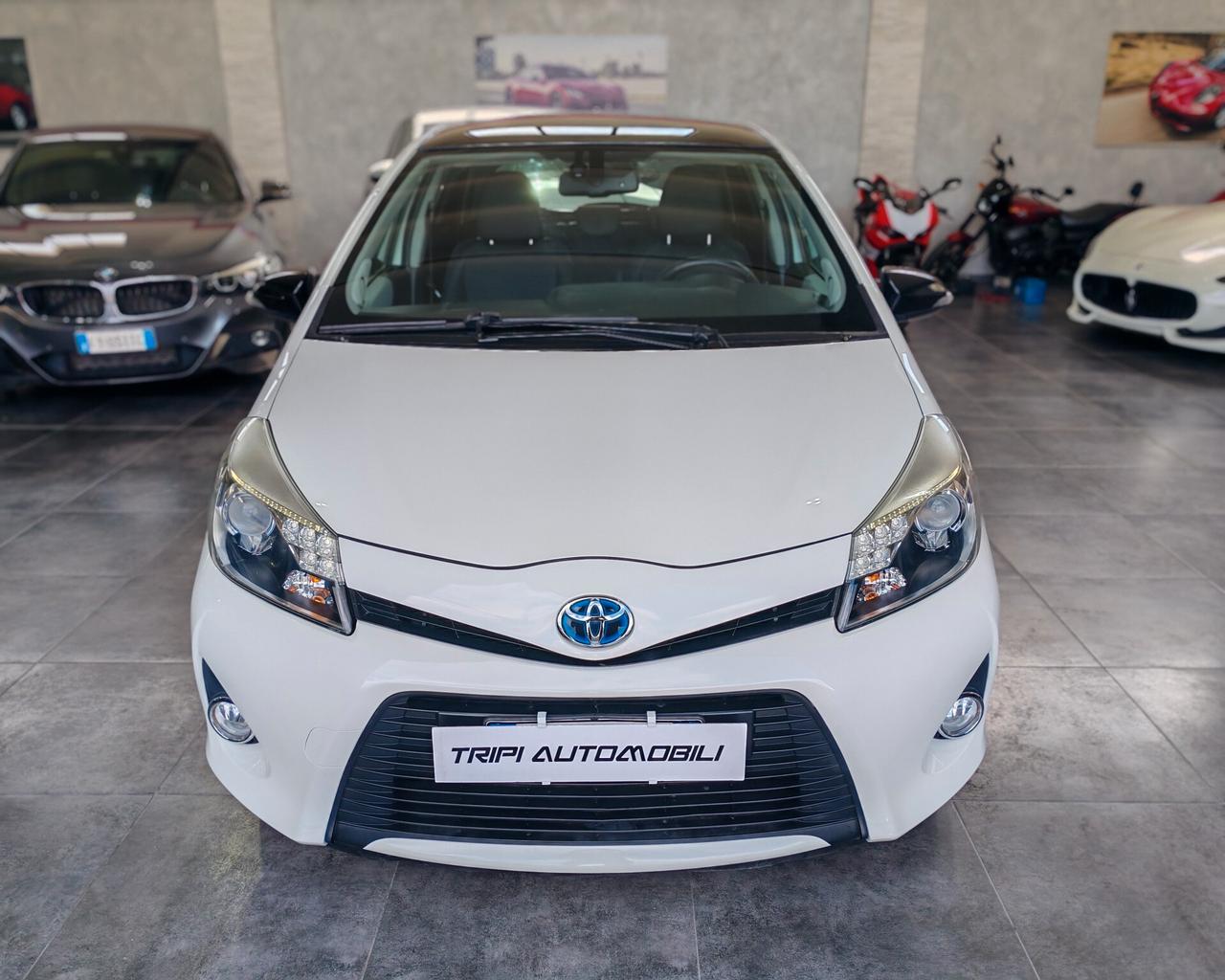 Toyota Yaris 1.5 Hybrid 100 cv Lounge CVT