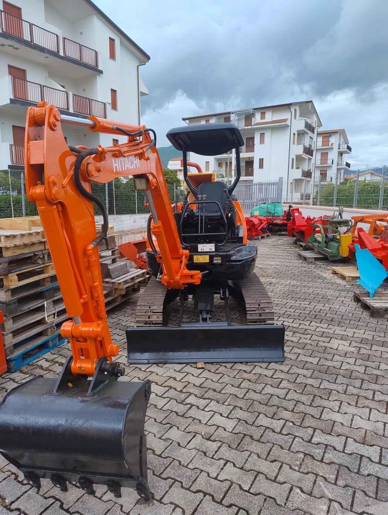 Escavatore Usato Hitachi EX 30- U (30 Quintali)