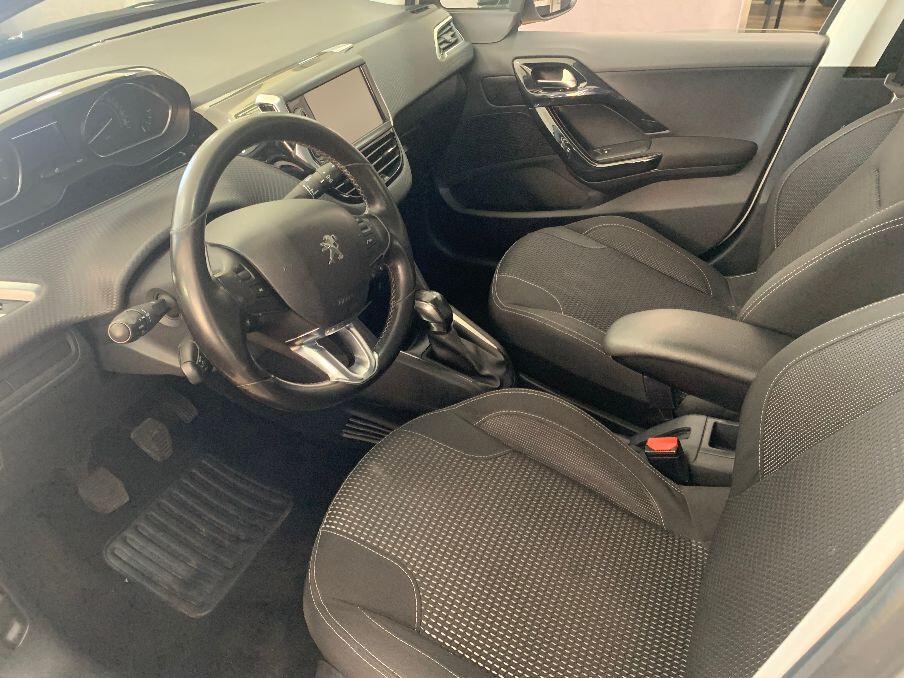 Peugeot 208 PureTech 82 5 porte Allure