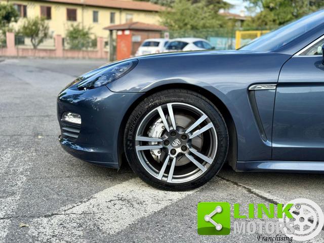PORSCHE Panamera 4s