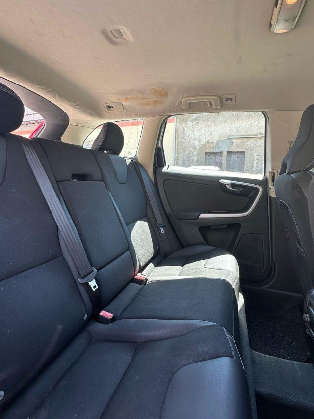 VOLVO XC60 2.4 D 163 CV AWD Geartronic Momentum