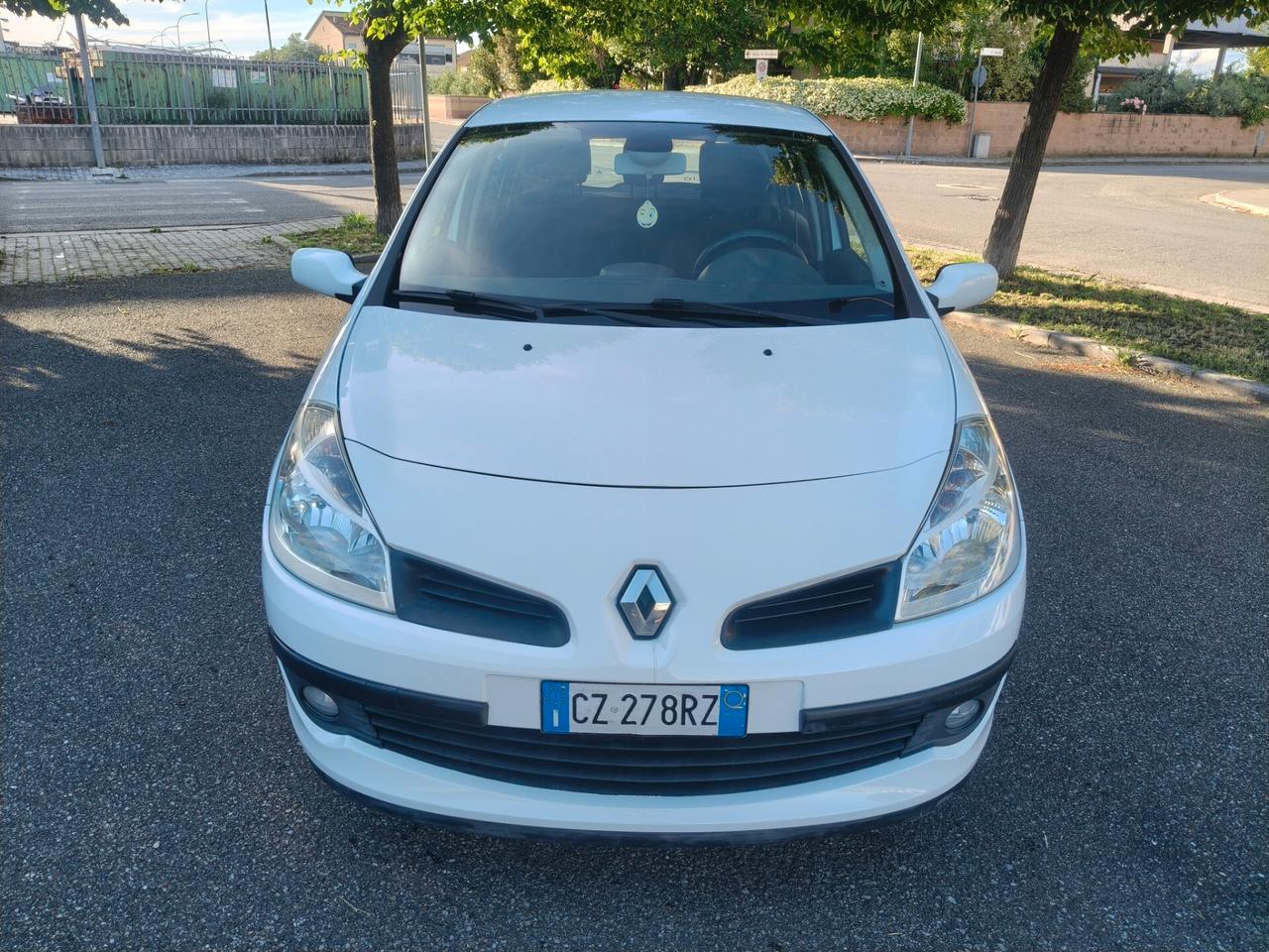 Renault Clio 1.6 5 porte SOLAMENTE 61.000 KM