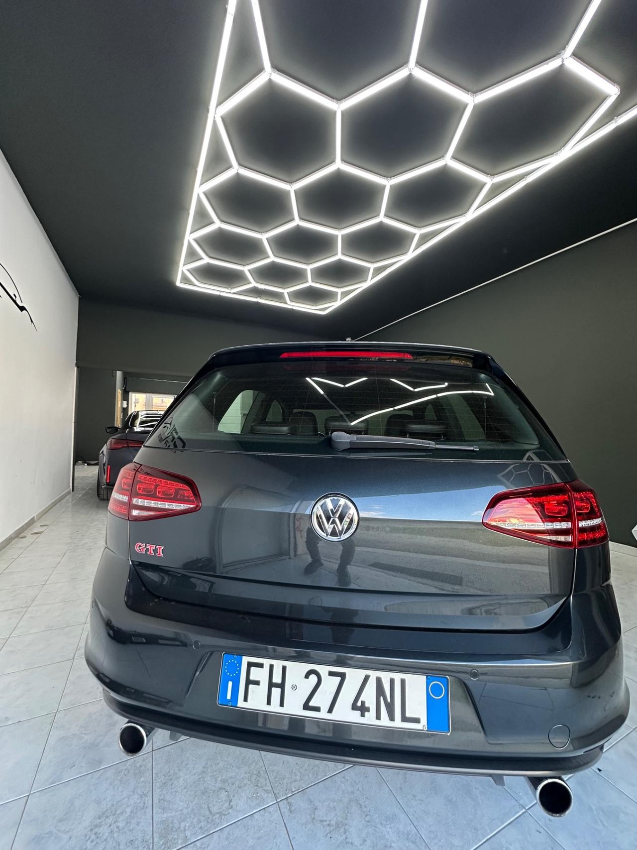 Volkswagen Golf GTI Performance 2.0 TSI 230 cv 3p