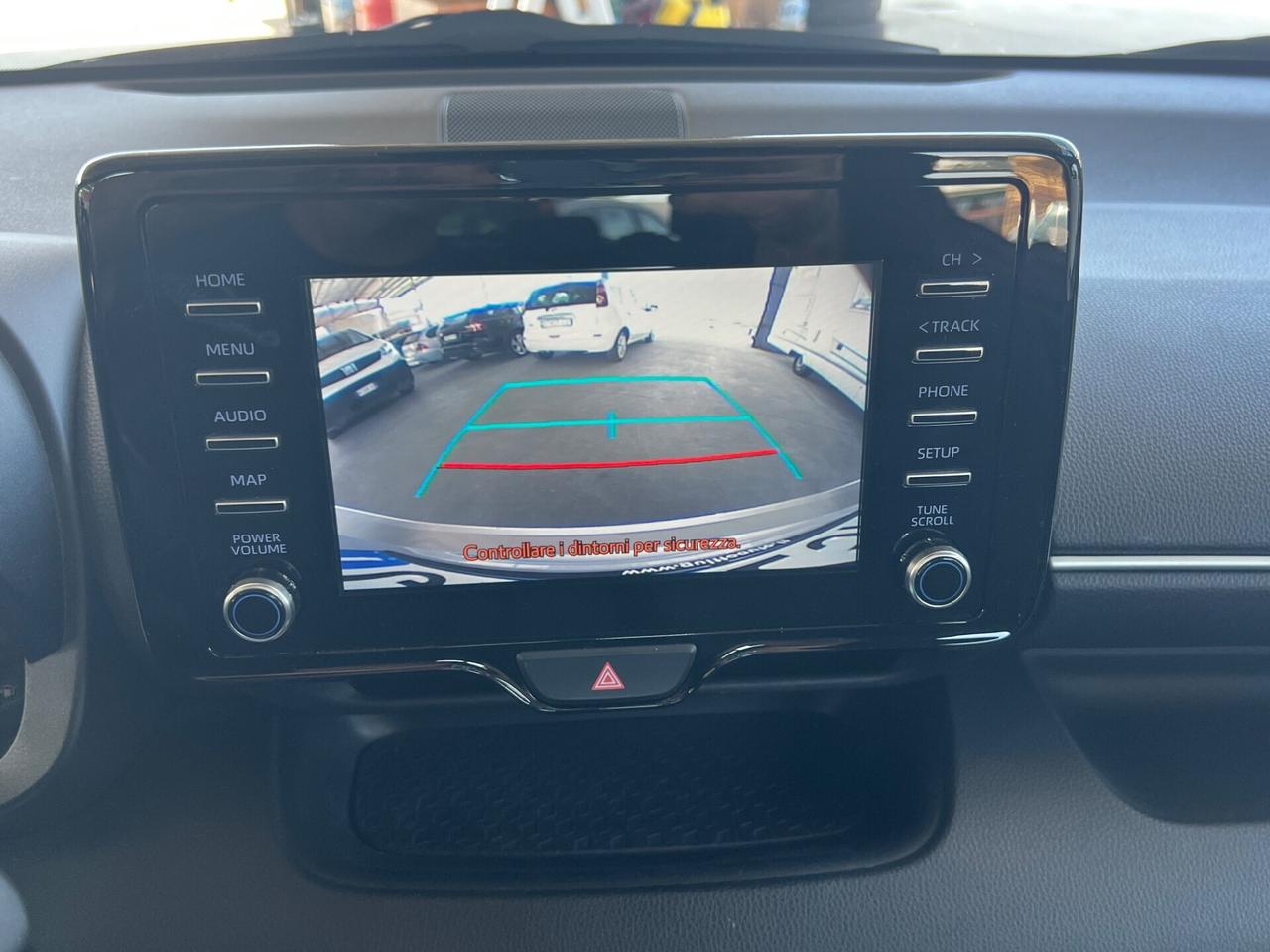 Toyota Yaris 1.5 Hybrid 5 porte Business FINANZIABILE