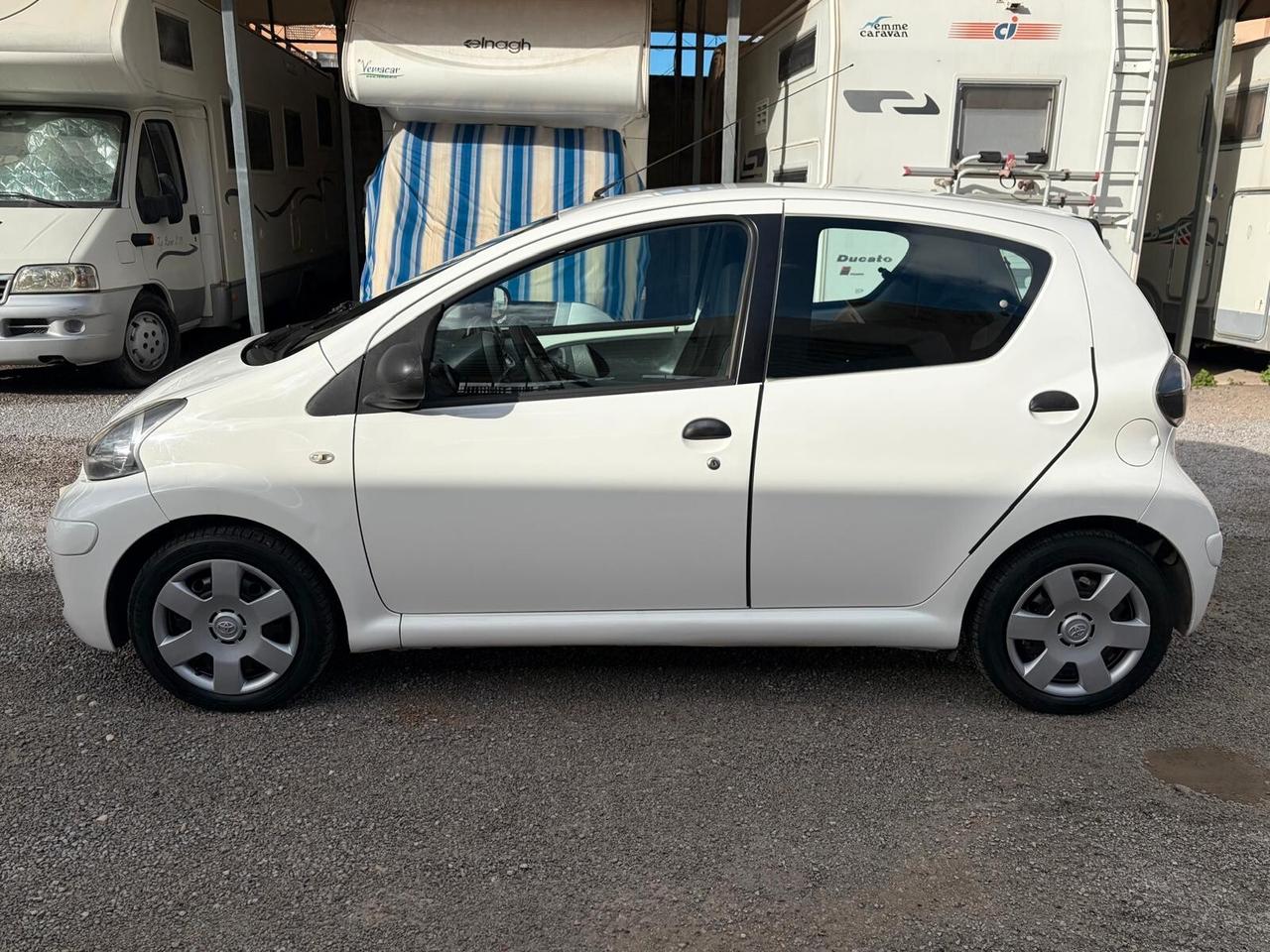 Toyota Aygo 1.0 Now Connect 12 MESI DI GARANZIA