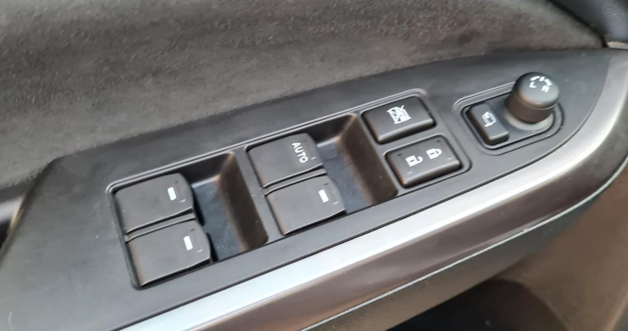 Suzuki Vitara 1.4 Hybrid Top