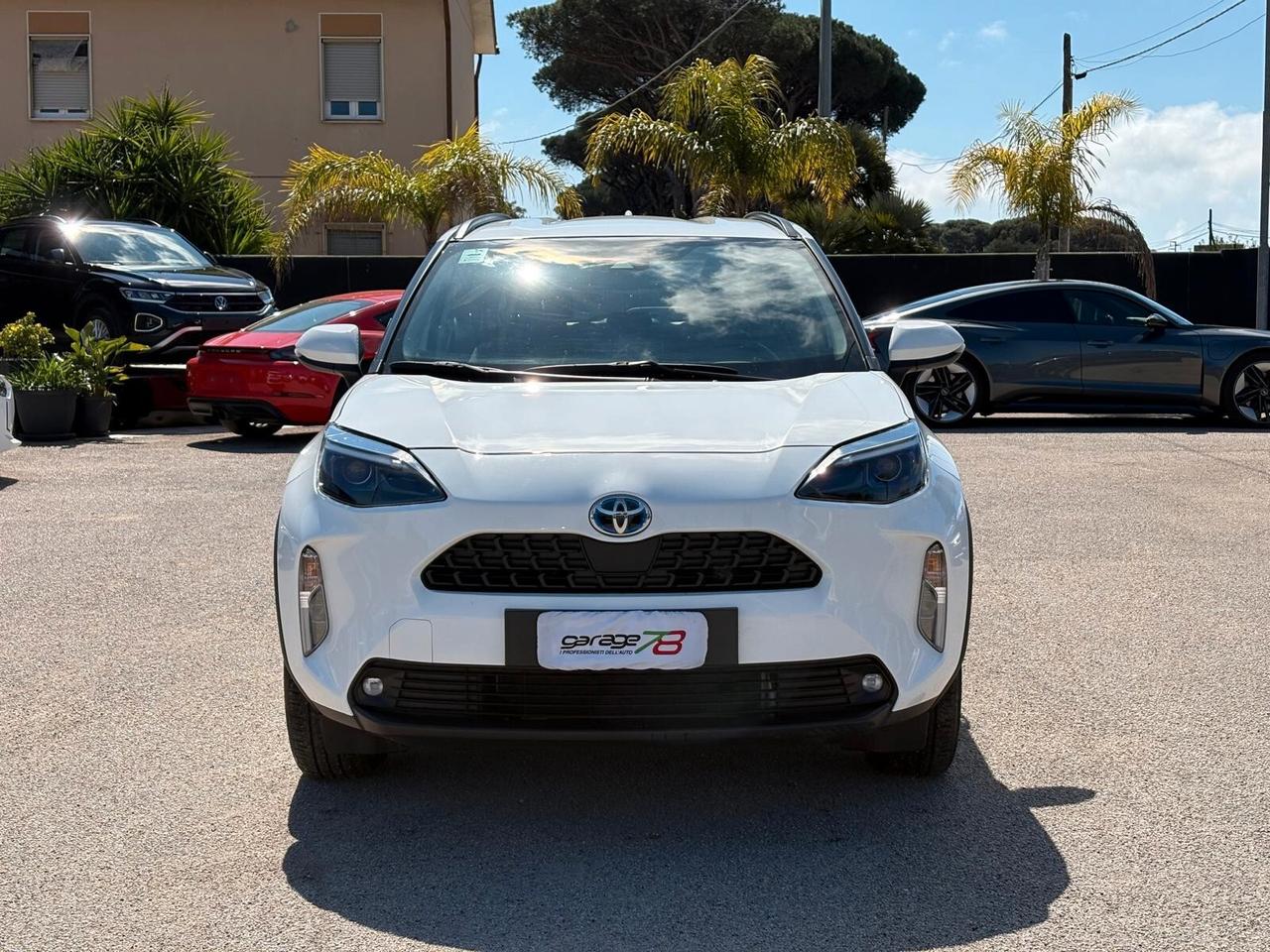 Toyota Yaris Cross 1.5 Hybrid 5p. E-CVT AWD-i Business