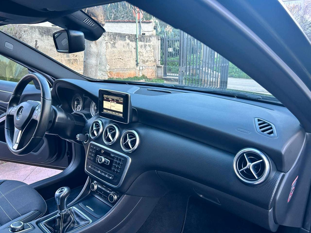 MERCEDES-BENZ A200 CDI 136CV 2015 SPORT