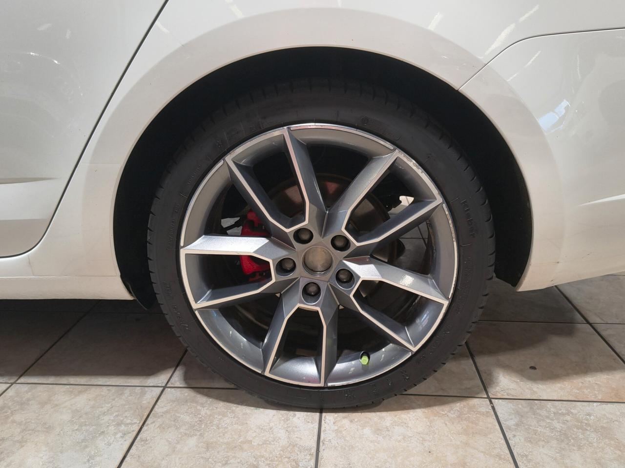 Skoda Octavia 2.0 TDI DSG Wagon RS 129.000 km