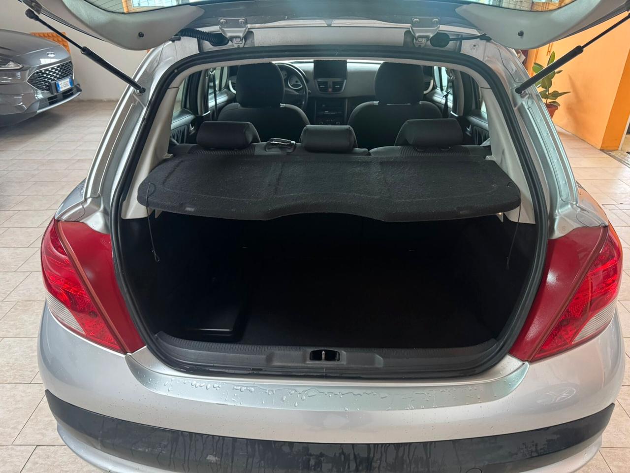 Peugeot 207 1.4 8V 75CV 5p. Energie Sport