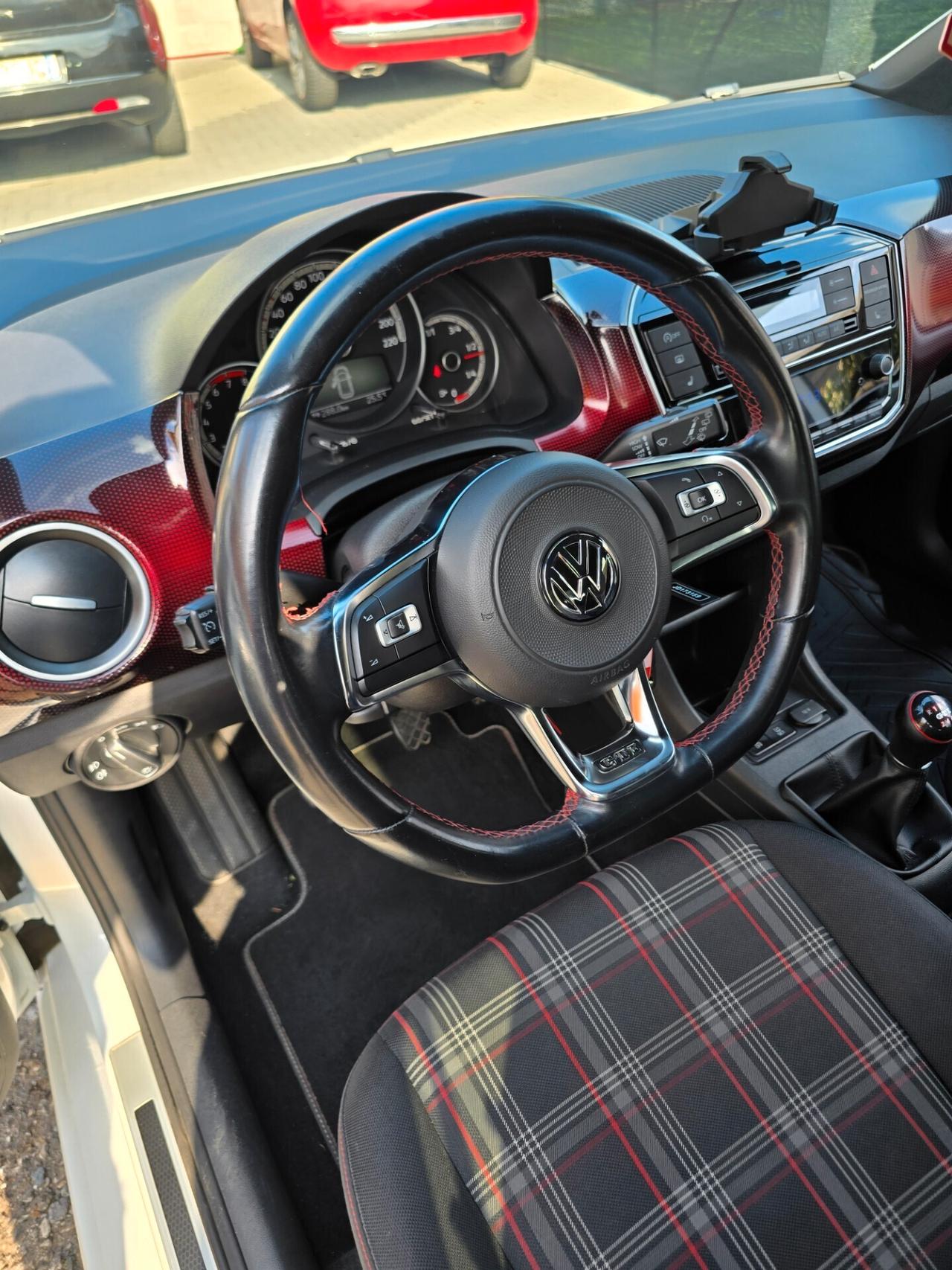 Volkswagen up! 1.0 GTI 116cv