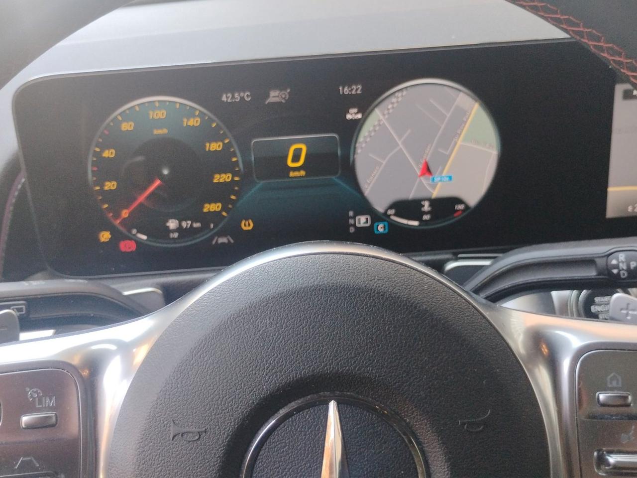 Mercedes GLB 200 d Premium 4MATIC..AMG.TELECAMERA.NAVI