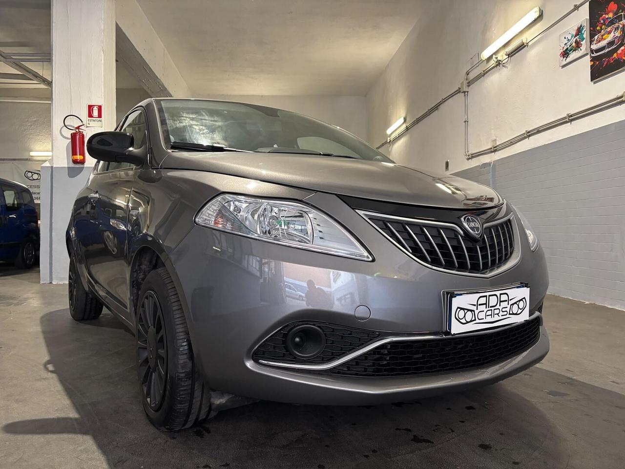 Lancia Ypsilon 1.0 HYBRID